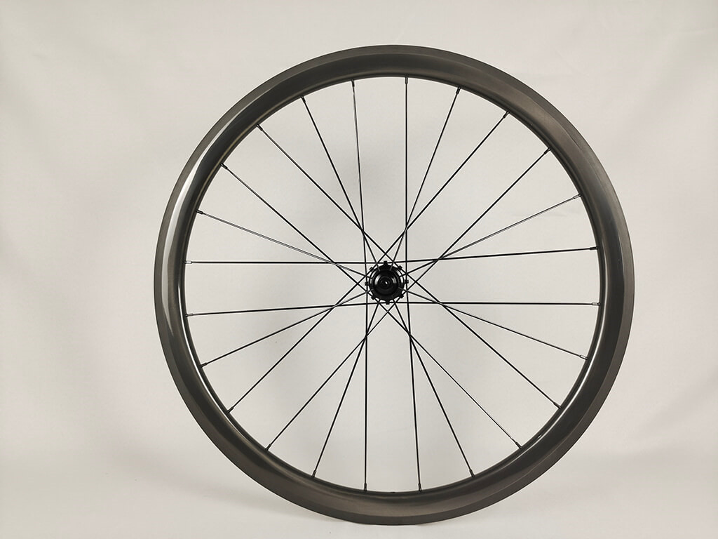700c 38mm clincher glossy carbon v brake bicycle wheelset 04.jpg