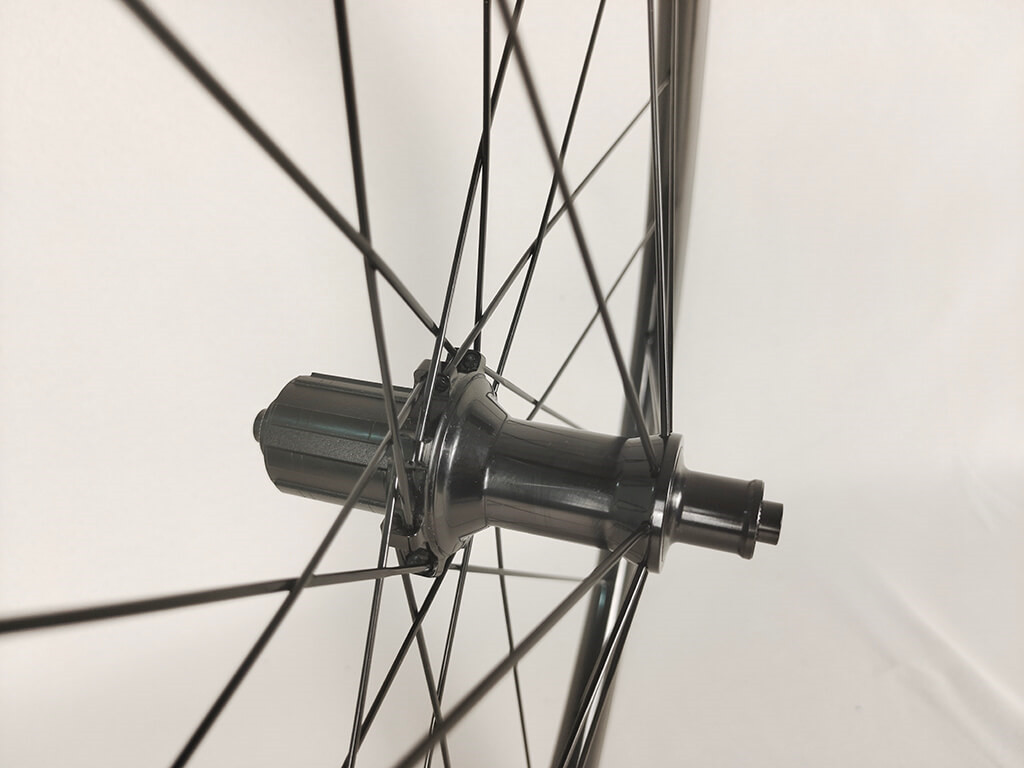 700c 38mm clincher glossy carbon v brake bicycle wheelset 02.jpg