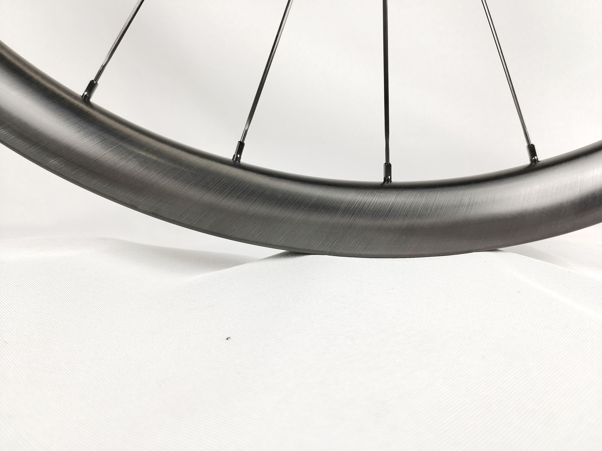 35mm paintless disc road wheelset.jpg