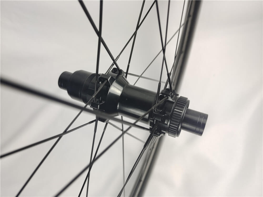 Revo-carbon-wheelset-45-5.jpg