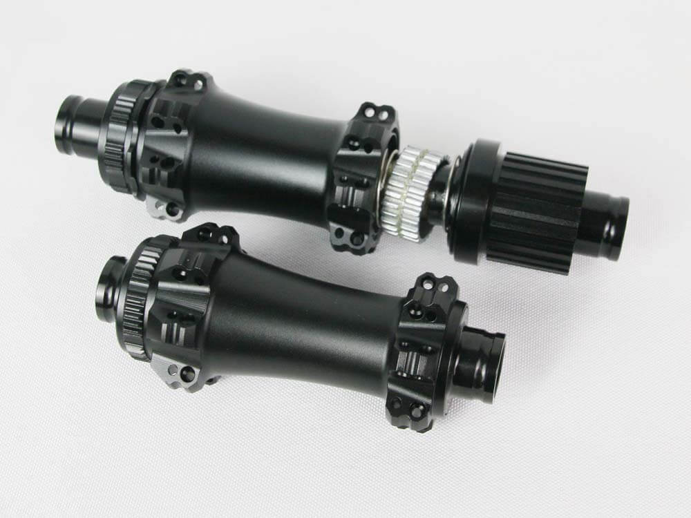 MTB-Wheelset-hubs-M320-center-lock-03.JPG